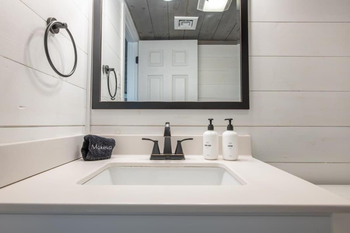Modern Mountain Escape Villa Gatlinburg Luaran gambar